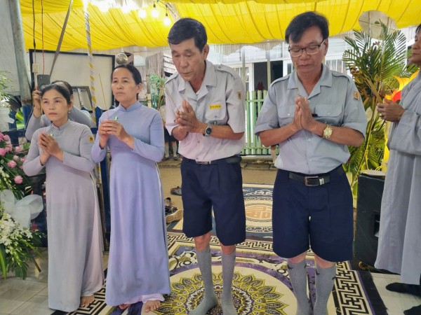 z7004306464550_6deb921ff8b9fa246b14a832876db688